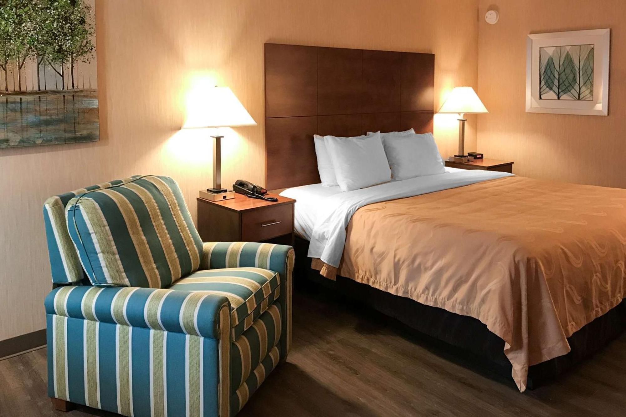 Quality Inn Bedford Exterior foto